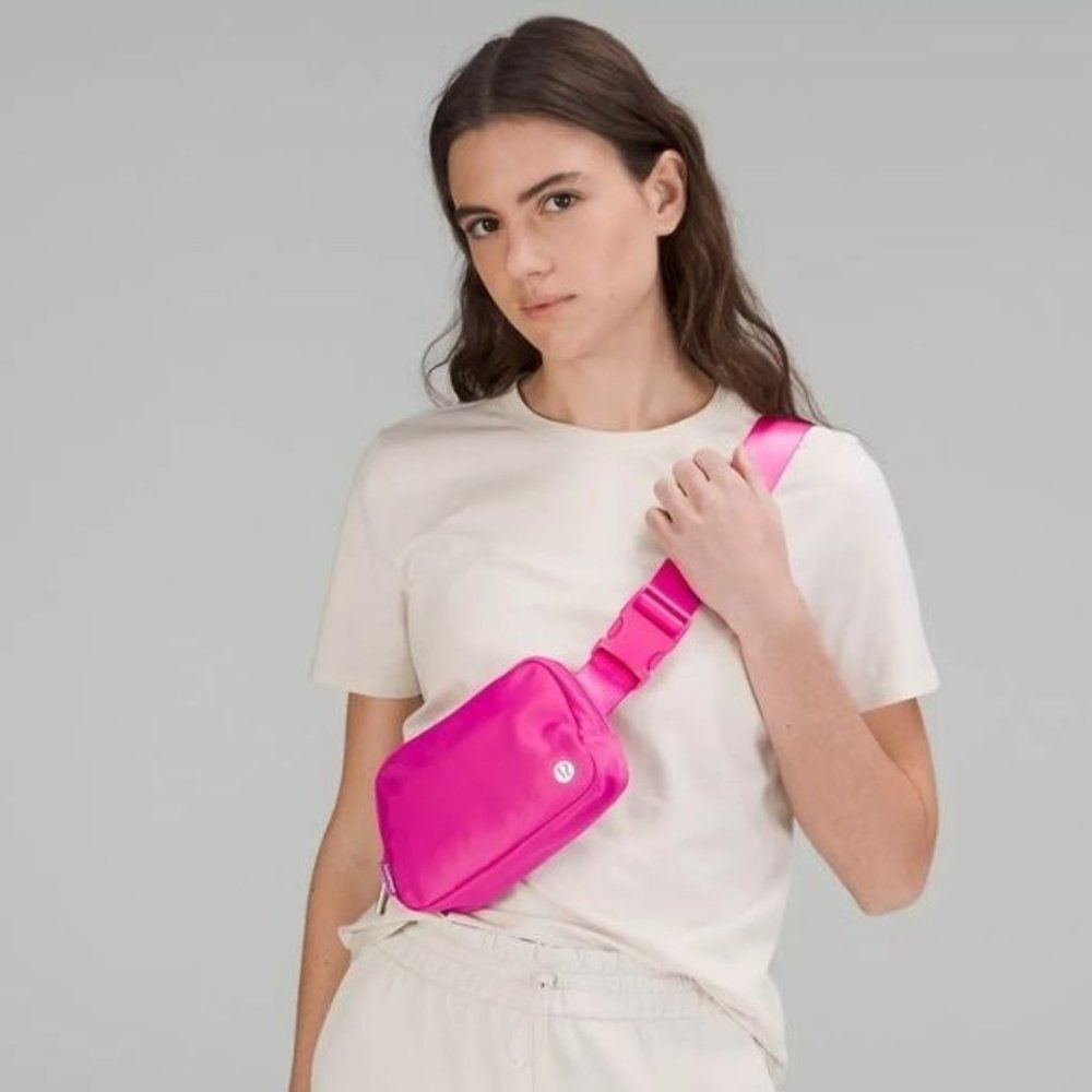 Lululemon Sonic Pink Everywhere Belt Bag Wordmark Logo NWT - Picture 5 of 8